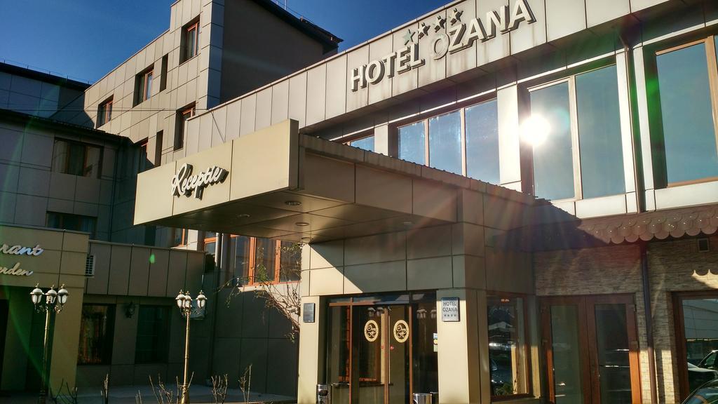 Hotel Ozana Bistrita  Bagian luar foto